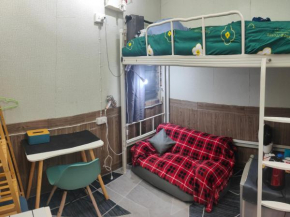 113 Olan Place Cozy Loft Apartment with free Wi-fi